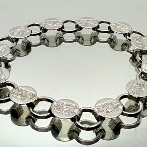 Sarah Coventry Silver-Tone Floral Engraved Link Bracelet 7 1/2 Inches‎ Vintage